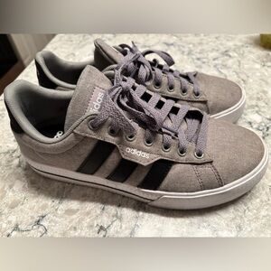 Adidas Daily 3.0 men’s 7 women’s 8